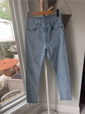 Levi's 501 Skinny Light Blue Slim Straight Denim Jeans Levis Raw Hem 26 W26L30